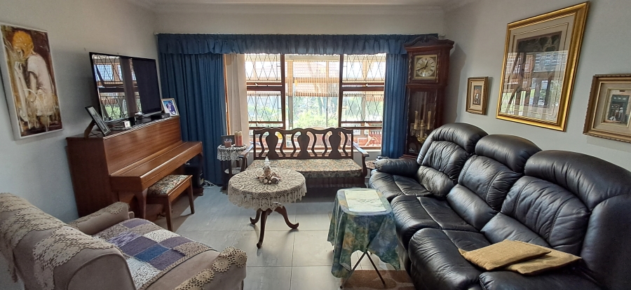 3 Bedroom Property for Sale in Wavecrest Eastern Cape